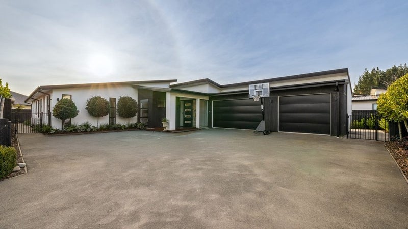 14 Kohunga Crescent, Bottle Lake, Christchurch - Carousel 1
