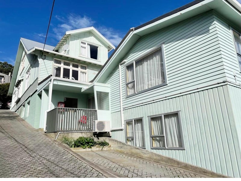 61 Hamilton Road, Hataitai, Wellington - Carousel 1