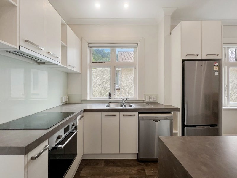 528 Evans Bay Parade, Hataitai, Wellington - Carousel 2