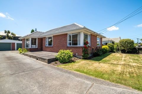 63 Vardon Crescent, Shirley, Christchurch - Carousel 2