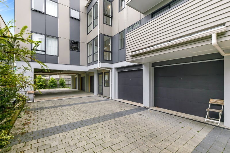 10/232 Main Road, Tawa, Wellington - Carousel 1