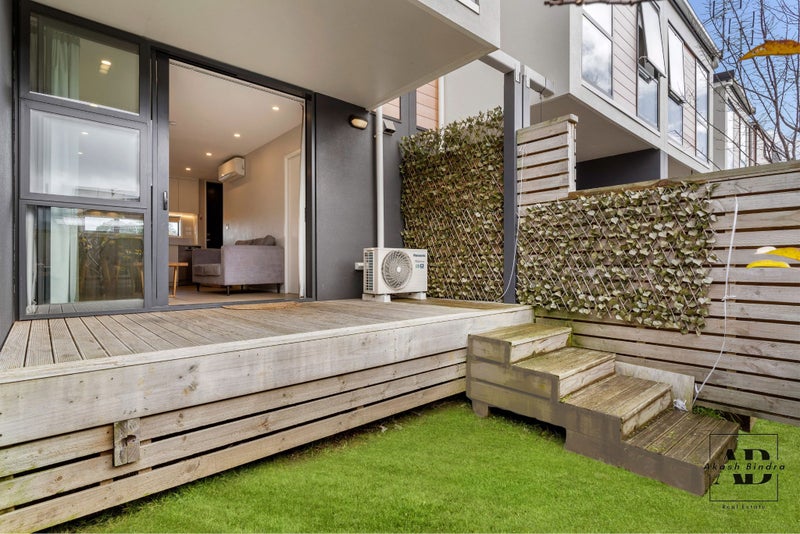 8 Koro Lane, Mangere Bridge, Auckland - Carousel 1