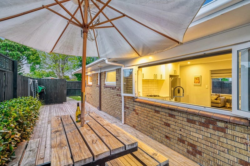 58A Edgewater Drive, Pakuranga, Auckland - Carousel 1