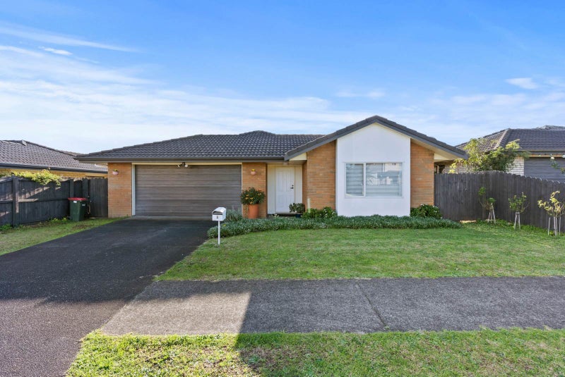 6 Rock Daisy Crescent, Mangere, Auckland - Carousel 1
