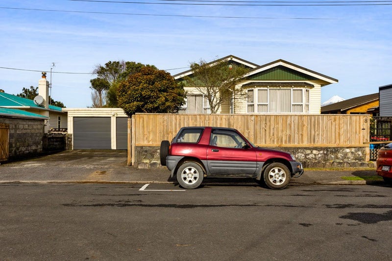 8 Struan Avenue, Lower Vogeltown, New Plymouth - Carousel 27