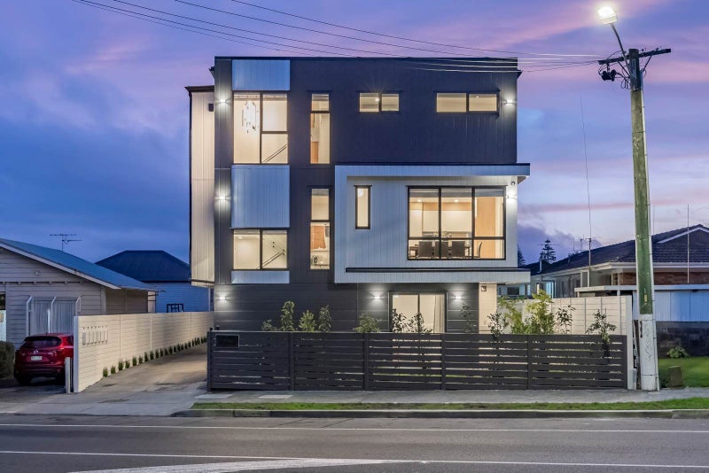 1/51 Mount Smart Road, Onehunga, Auckland - Carousel 2