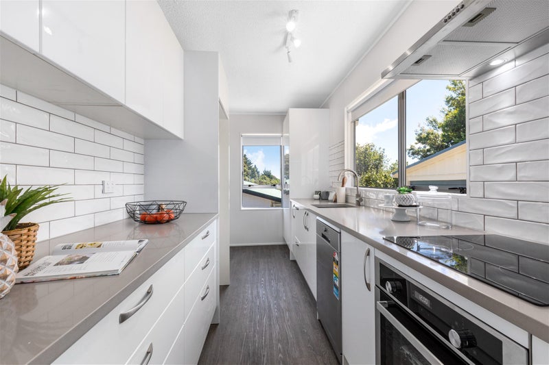 38 Omapere Street, Whitby, Porirua - Carousel 2