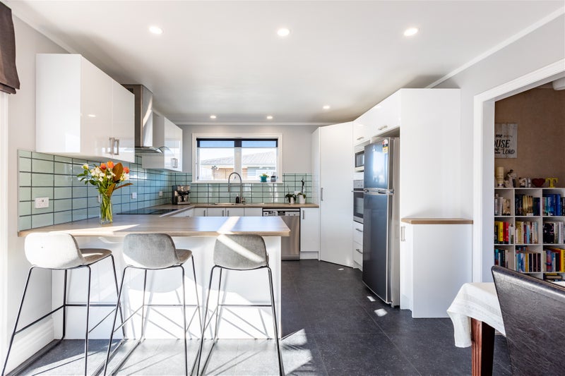 29 Karamea Crescent, Kelvin Grove, Palmerston North - Carousel 2