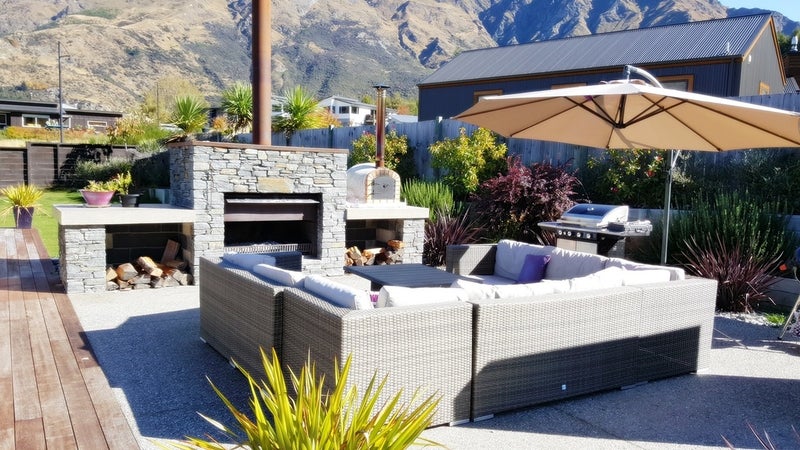 8 Harrys Close, Arthurs Point, Queenstown - Carousel 2