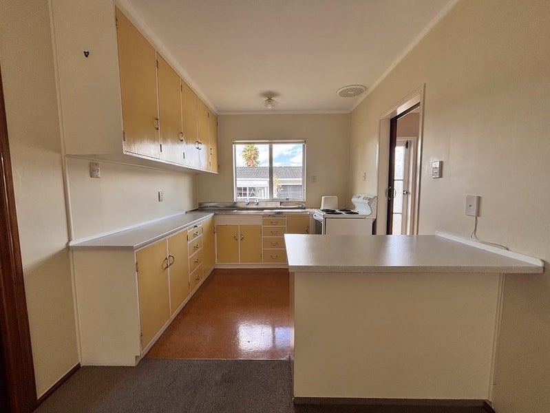 2/85 Harris Crescent, Papanui, Christchurch - Carousel 2