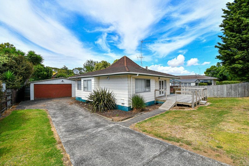38 Walter Strevens Drive, Conifer Grove, Takanini - Carousel 1