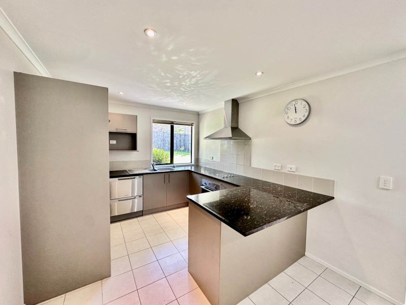 59 Fairview Avenue, Fairview Heights, Auckland - Carousel 2