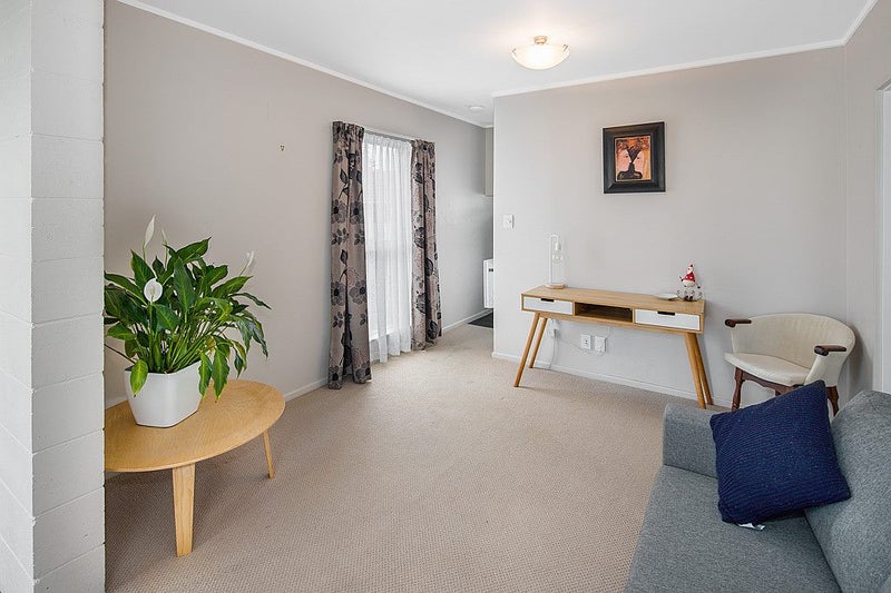 8/84 Freyberg St, Lyall Bay, Wellington - Carousel 2