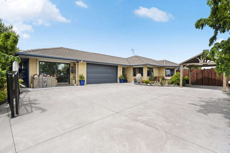 5 Caversham Drive, Rototuna, Hamilton - Carousel 1