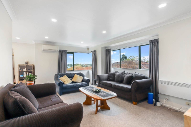 2/213 Queens Road, Panmure, Auckland - Carousel 2