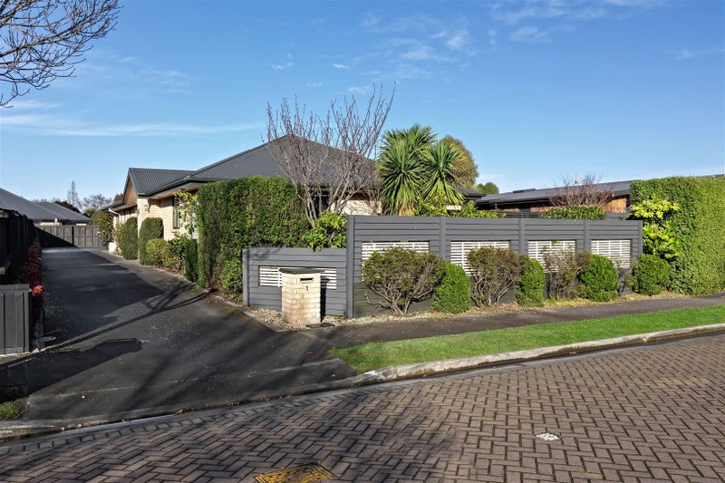 7 Maurice Stanton Place, Shirley, Christchurch - Carousel 1