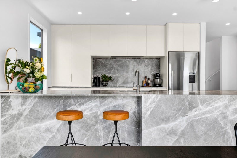 5B Strandon Place, Strandon, New Plymouth - Carousel 2