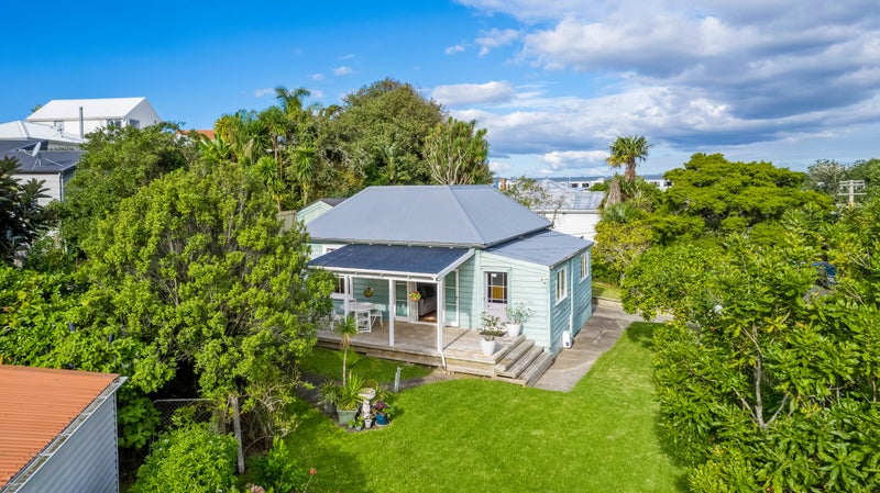 3 Wolseley Street, Morningside, Auckland - Carousel 1