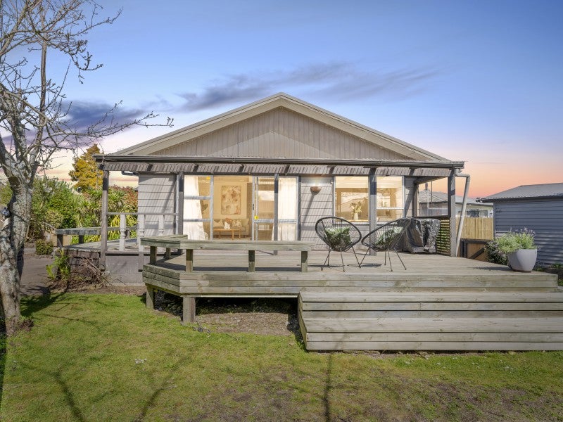 6 Dickens Street, Owhata, Rotorua - Carousel 1