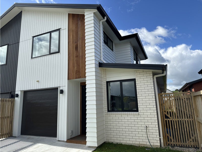 1/8 Tiro Place, Rototuna North, Hamilton - Carousel 1