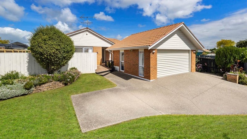 1 Putter Place, Golflands, Auckland - Carousel 1