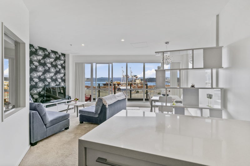 413/107 Thorndon Quay, Pipitea, Wellington - Carousel 1