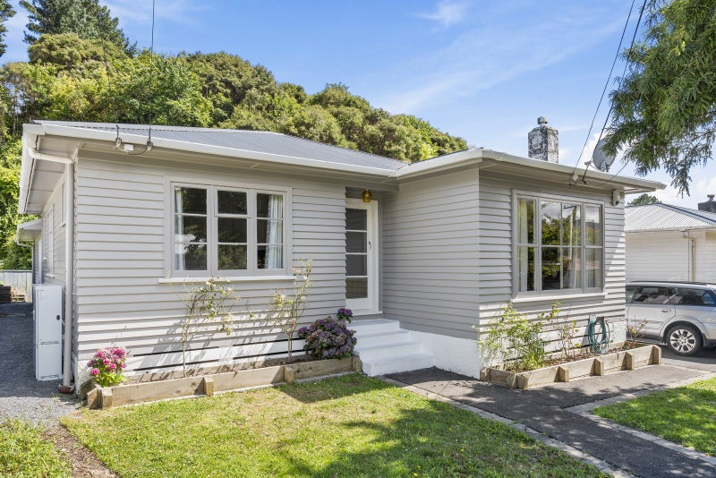 40 Lees Grove, Wainuiomata, Lower Hutt - Carousel 2