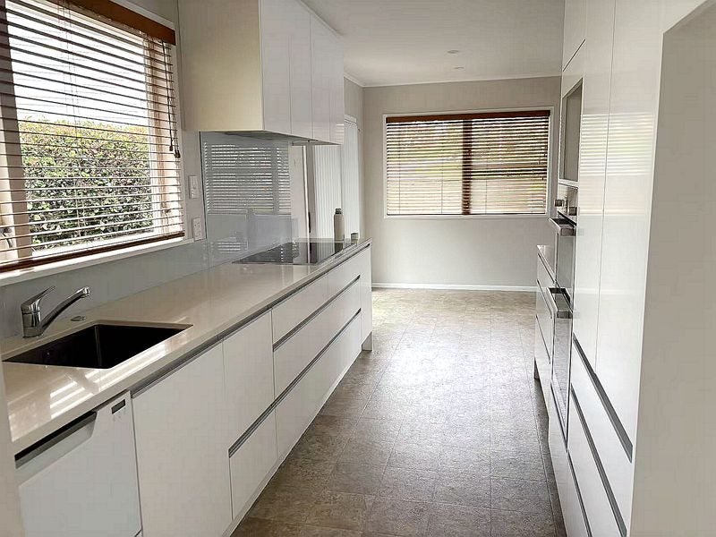 67 La Rosa Street, Green Bay, Auckland - Carousel 1