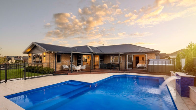 39 Bentley Rise, Flagstaff, Hamilton - Carousel 1