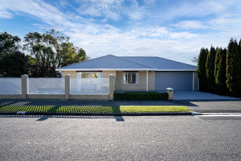 2/2 Cunningham Place, Halswell, Christchurch - Carousel 1