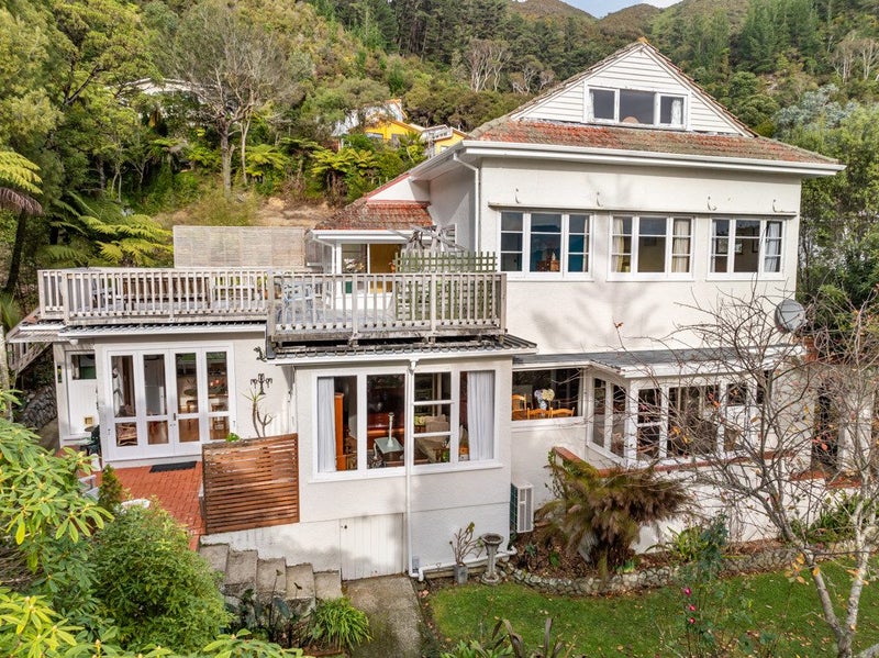 160 Seddon Street, Naenae, Lower Hutt - Carousel 1