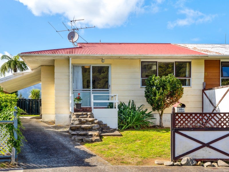 16A INDIANA GR, TOTARA PARK, UPPER HUTT - Carousel 1