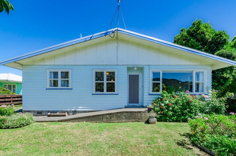 2 Sunshine Avenue, Paraparaumu, Paraparaumu - Carousel 1