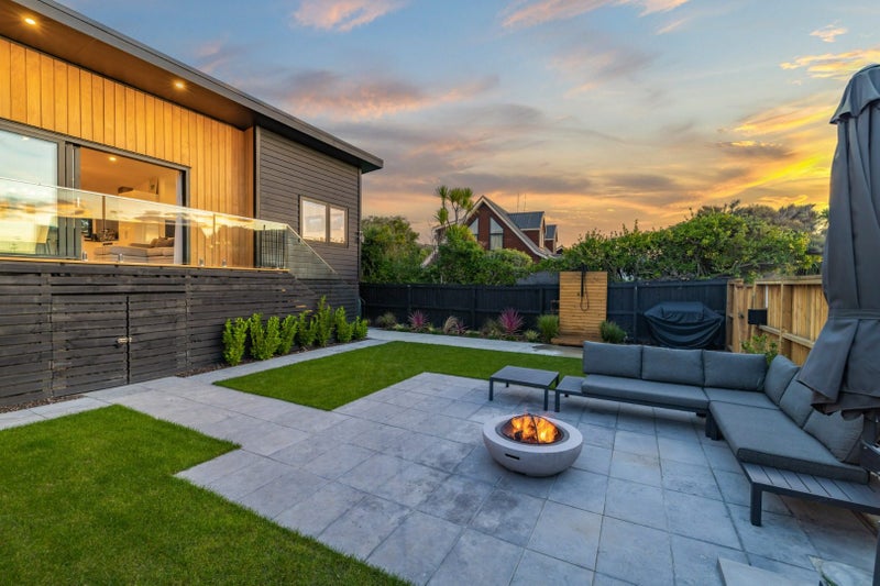 2/2 Mermaid Place, Southshore, Christchurch - Carousel 1