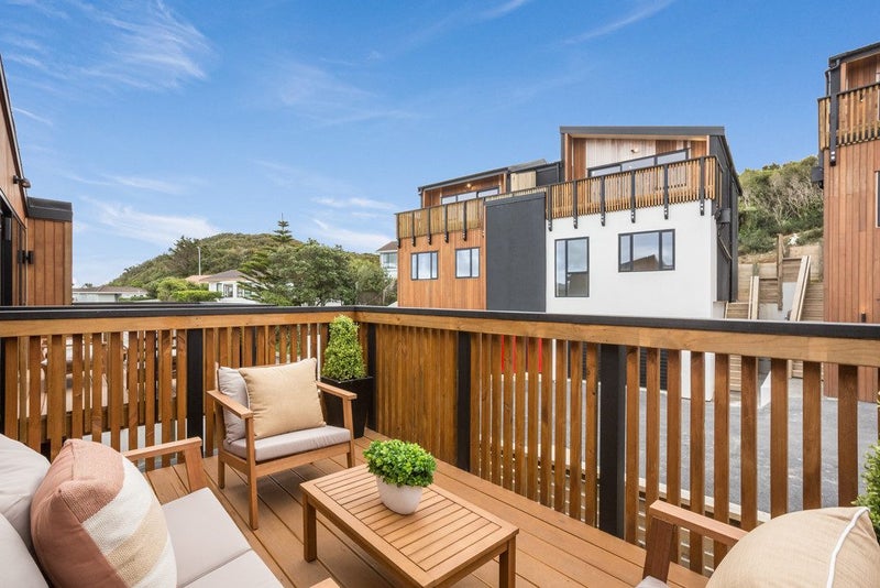 10 Stockden Place, Karori, Wellington - Carousel 2