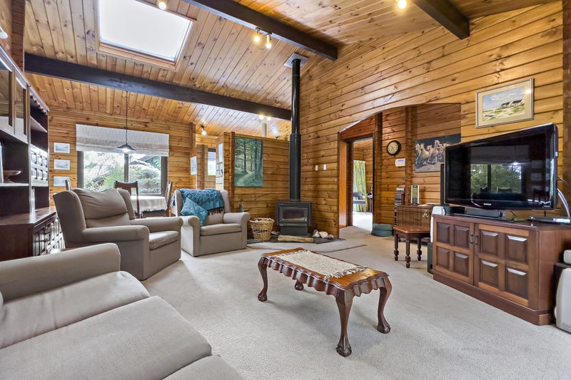 4 Kaurimu Rise, Titirangi, Auckland - Carousel 2