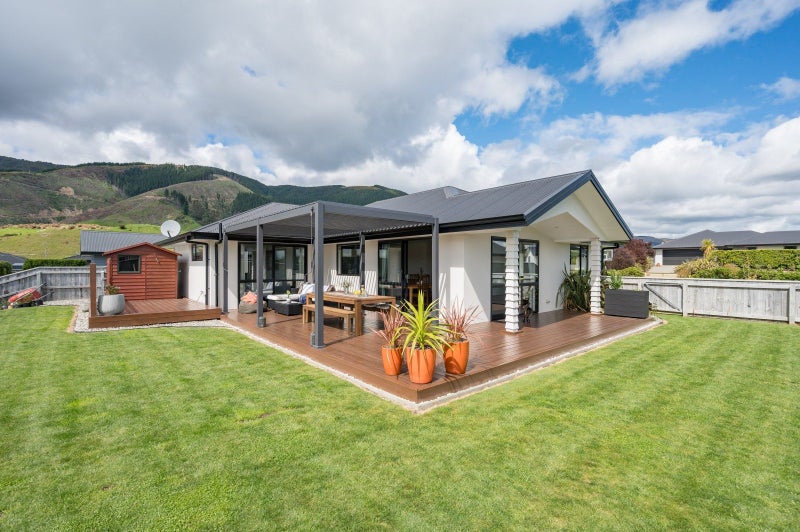 8 Huntaway Close, Stoke, Nelson - Carousel 2