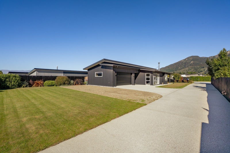 25 Teal Place, Wanaka - Carousel 2