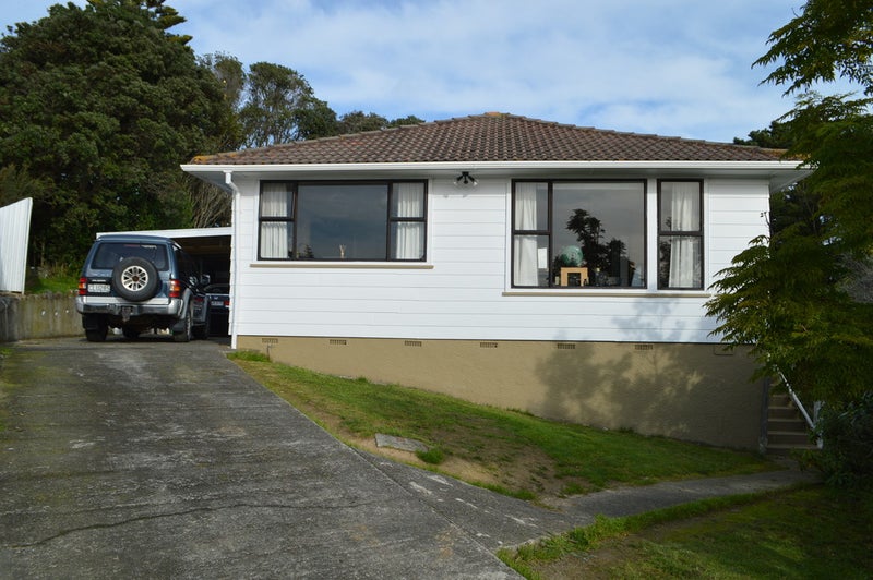 38 Arahura Crescent, Waitangirua, Porirua - Carousel 1