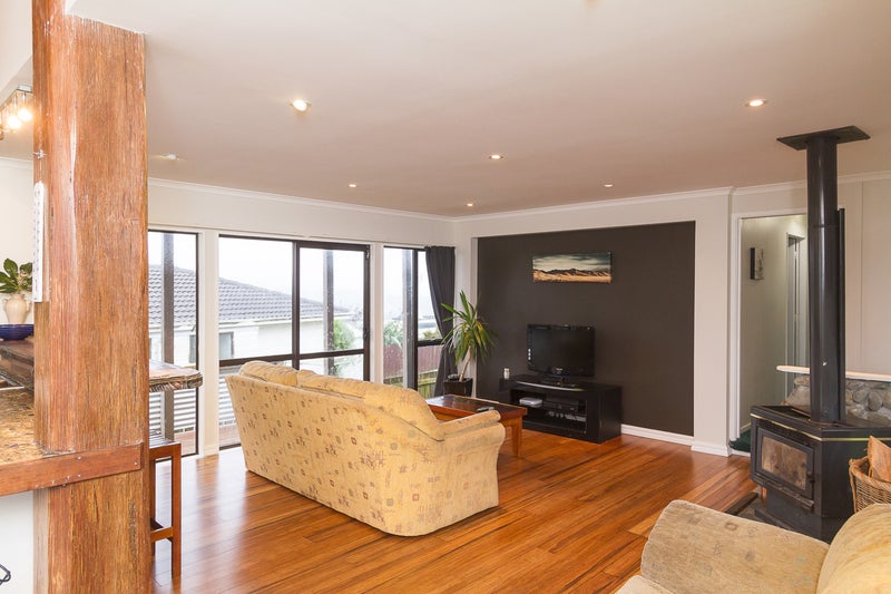 4 Outram Grove, Kelson, Lower Hutt - Carousel 16