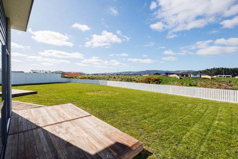 48 Sardinia Grove, Fitzherbert, Palmerston North - Carousel 2