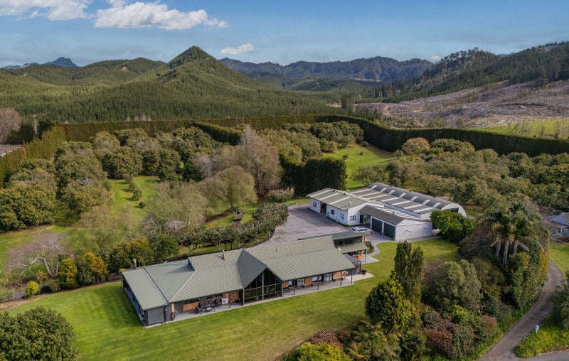 32 Julian Road, Onemana, Whangamata - Carousel 1