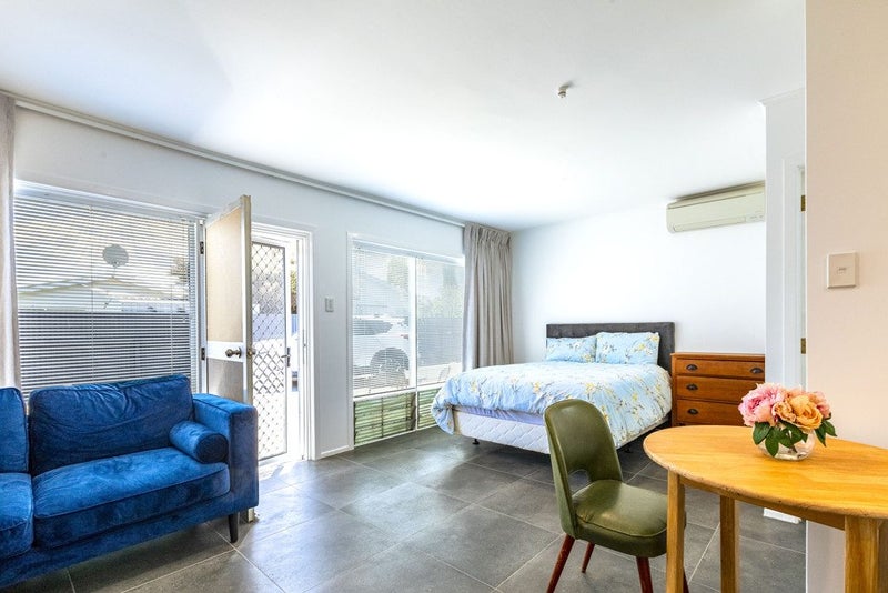 11/335 Kennedy Road, Pirimai, Napier - Carousel 1