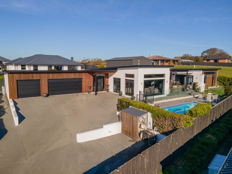 8 Mahoneys Hill Road, Oceanview, Timaru - Carousel 1
