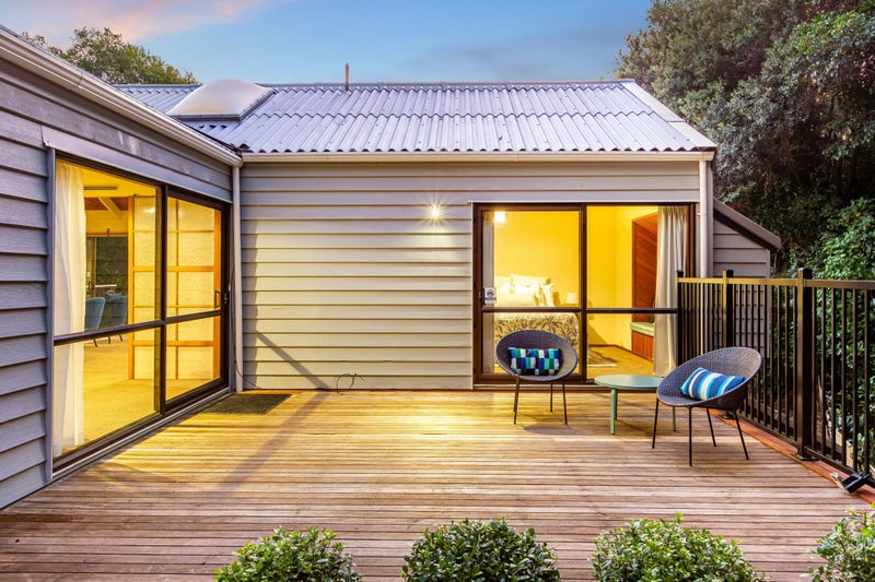 49 Bayview Road, Paremata, Porirua - Carousel 1