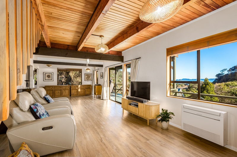 126A Cheviot Road, Lowry Bay, Lower Hutt - Carousel 1