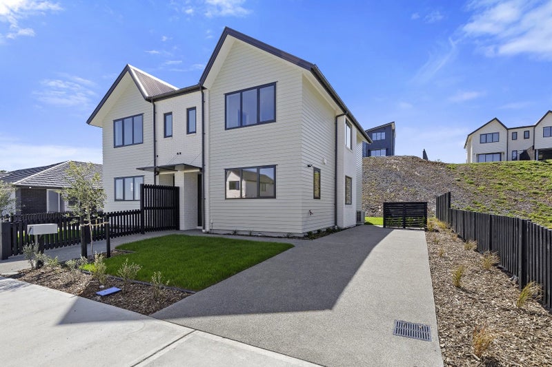 31 Turtleback Avenue, Whitby, Porirua - Carousel 2