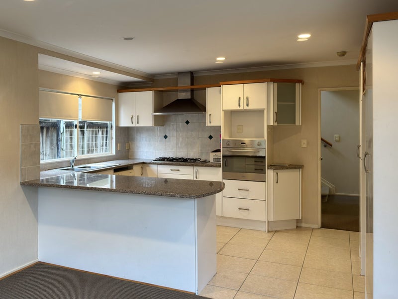 24 Lissleton Drive, East Tamaki, Auckland - Carousel 2