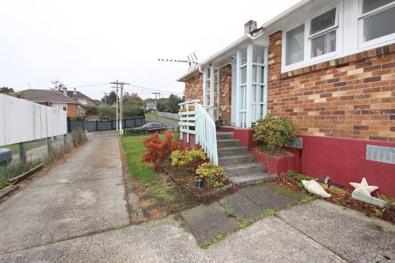 21 Kohekohe Street, MEREMERE, MERCER - Carousel 1