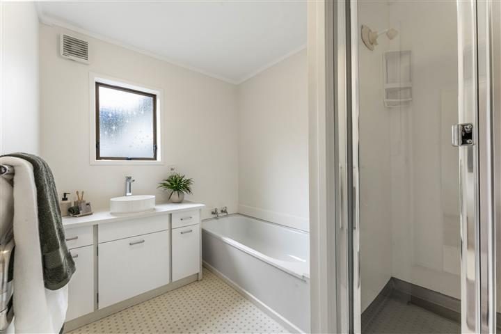 4/18 Armadale Road, Remuera, Auckland - Carousel 2